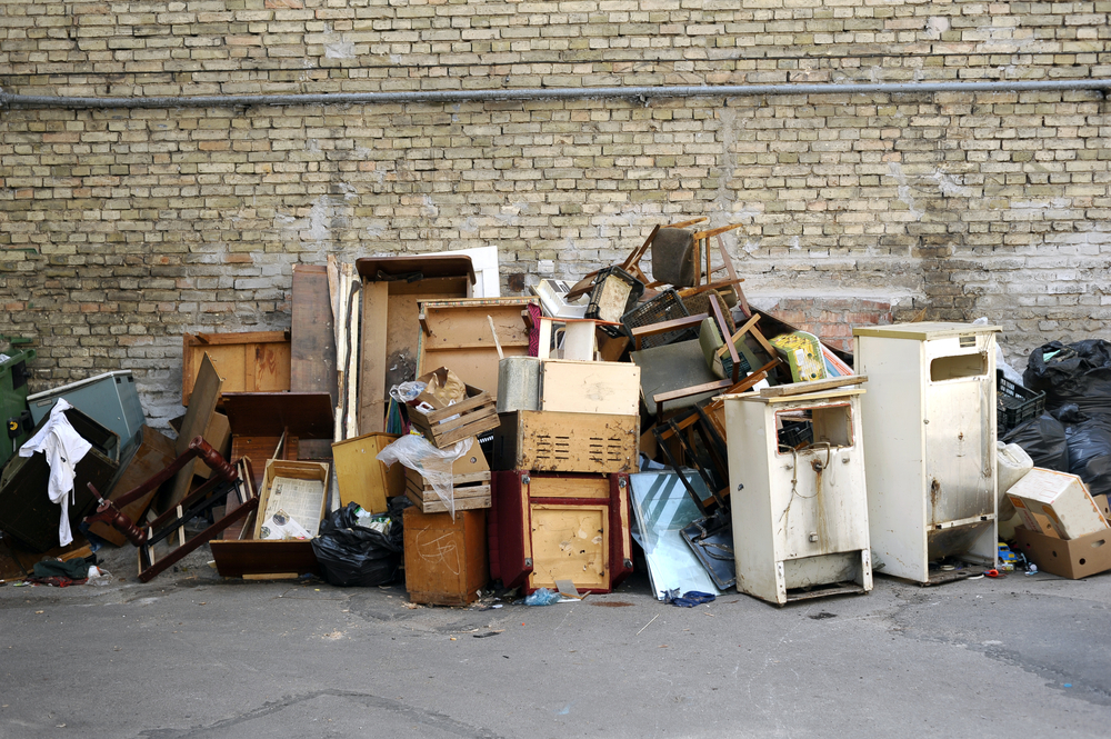 How To Trash The Bulky Junk You Don T Want To Take When You Move